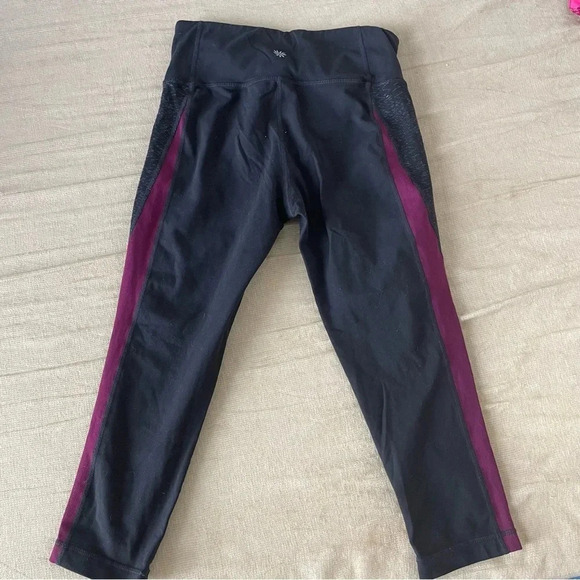 Athleta color block capri leggings S - Picture 2 of 6